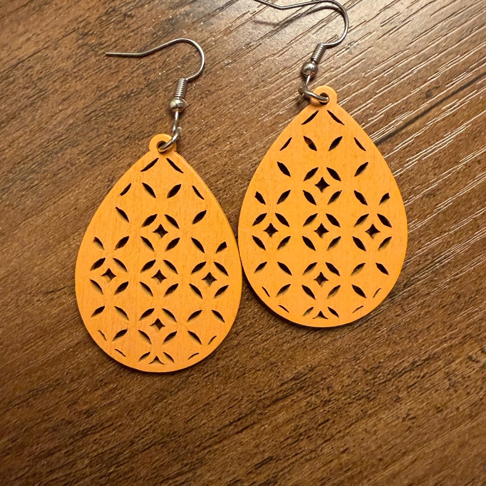 Yellow Teardrop Cutout Earrings - Women's Fashion Jewelry